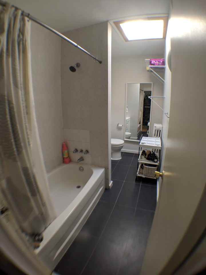 1568 Bloor Street West - Photo 5 of 10