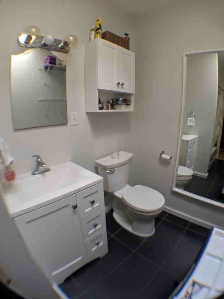 1568 Bloor Street West - Photo 6 of 10