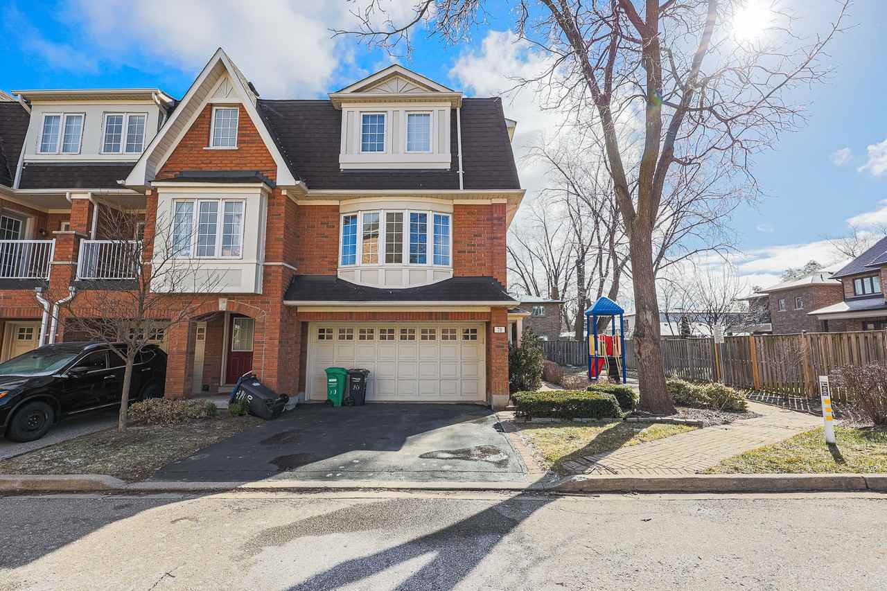 1128 Dundas Street West ##70