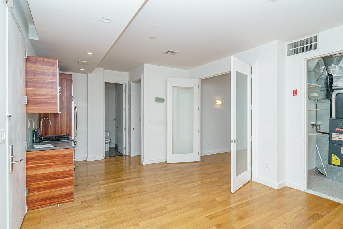 687 Driggs Ave #3G - Photo 3 of 13