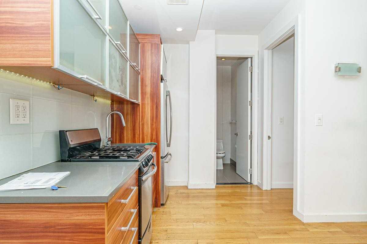 687 Driggs Ave #3G - Photo 7 of 13