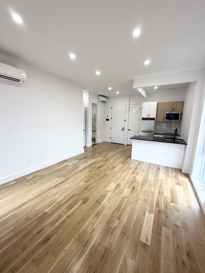 598 Eagle Ave #3C - Photo 2 of 13