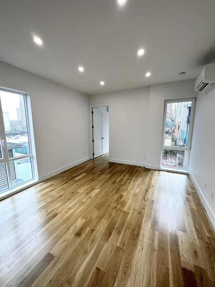 598 Eagle Ave #3C - Photo 3 of 13