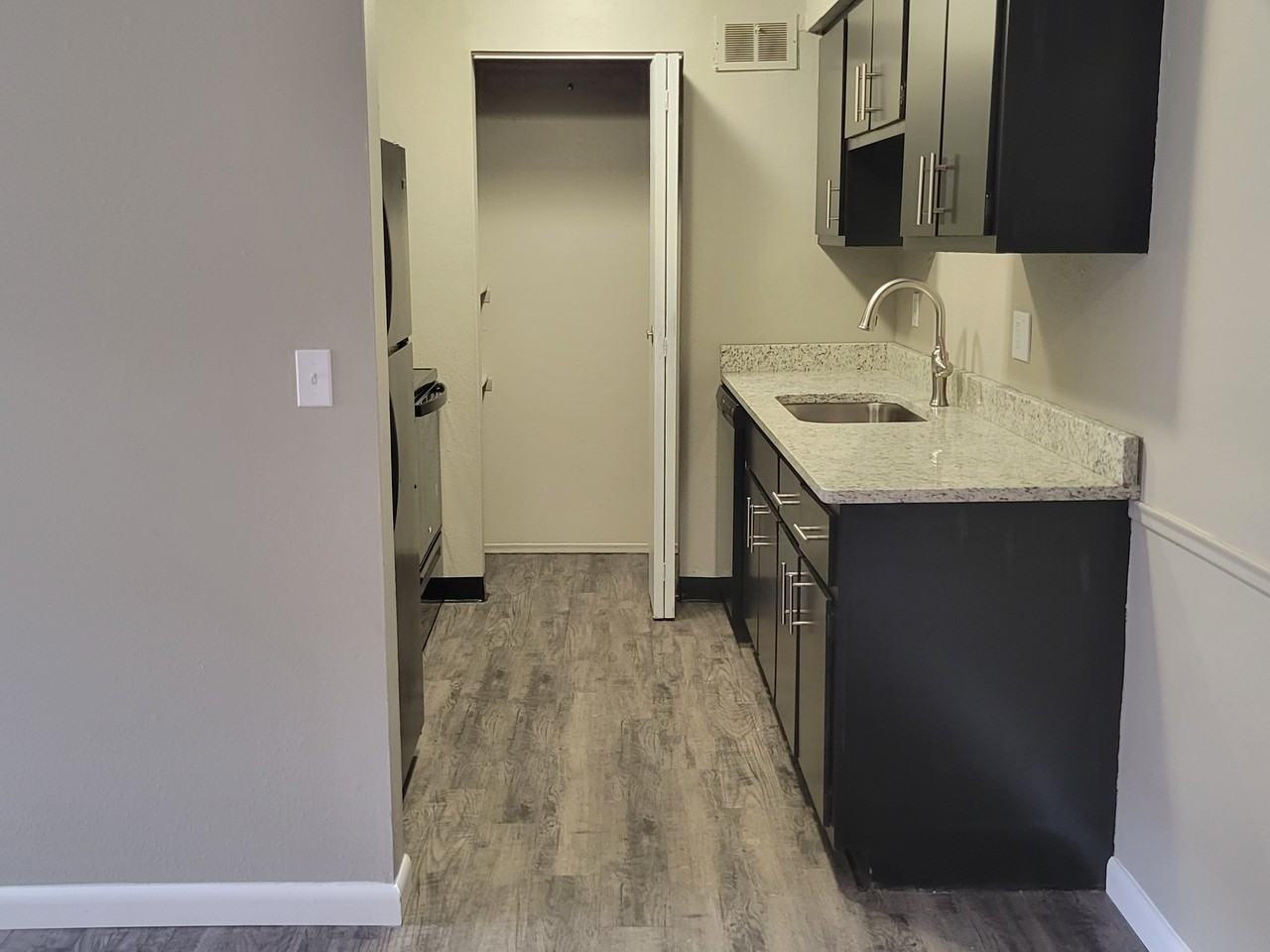 2324 Cheyenne Blvd #NA - Photo 3 of 8