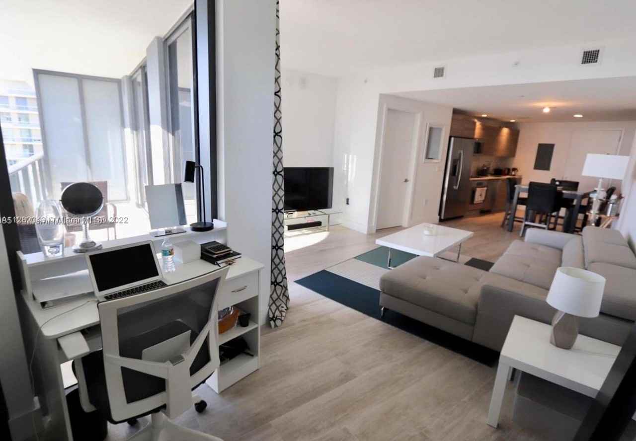 121 Ne 34th St #2914 - Photo 3 of 8