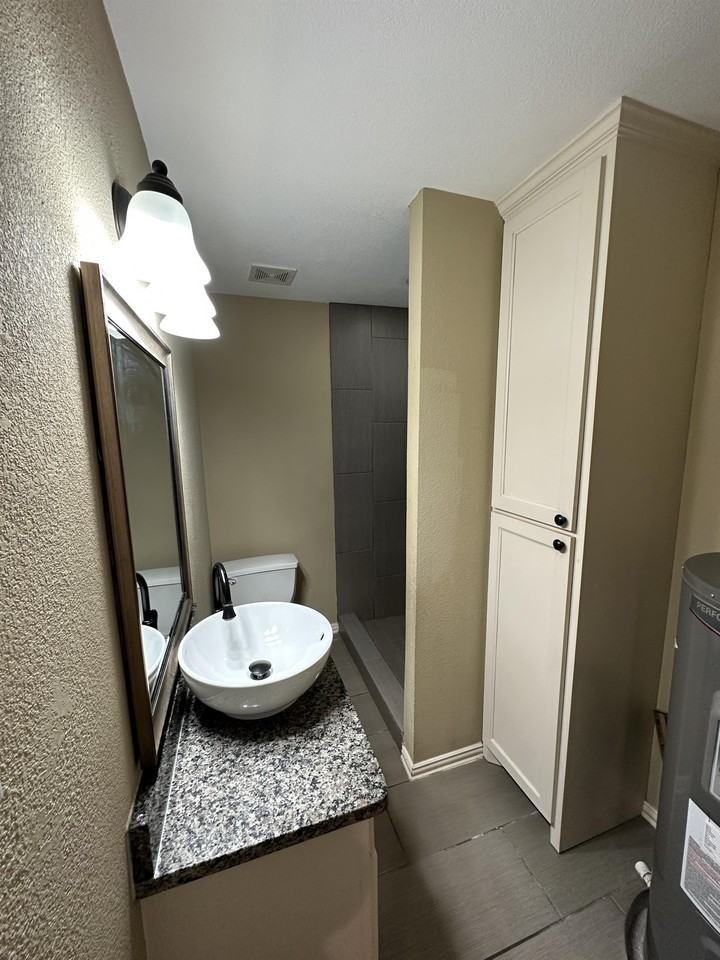 1926 Laurelwood Dr #B - Photo 6 of 15