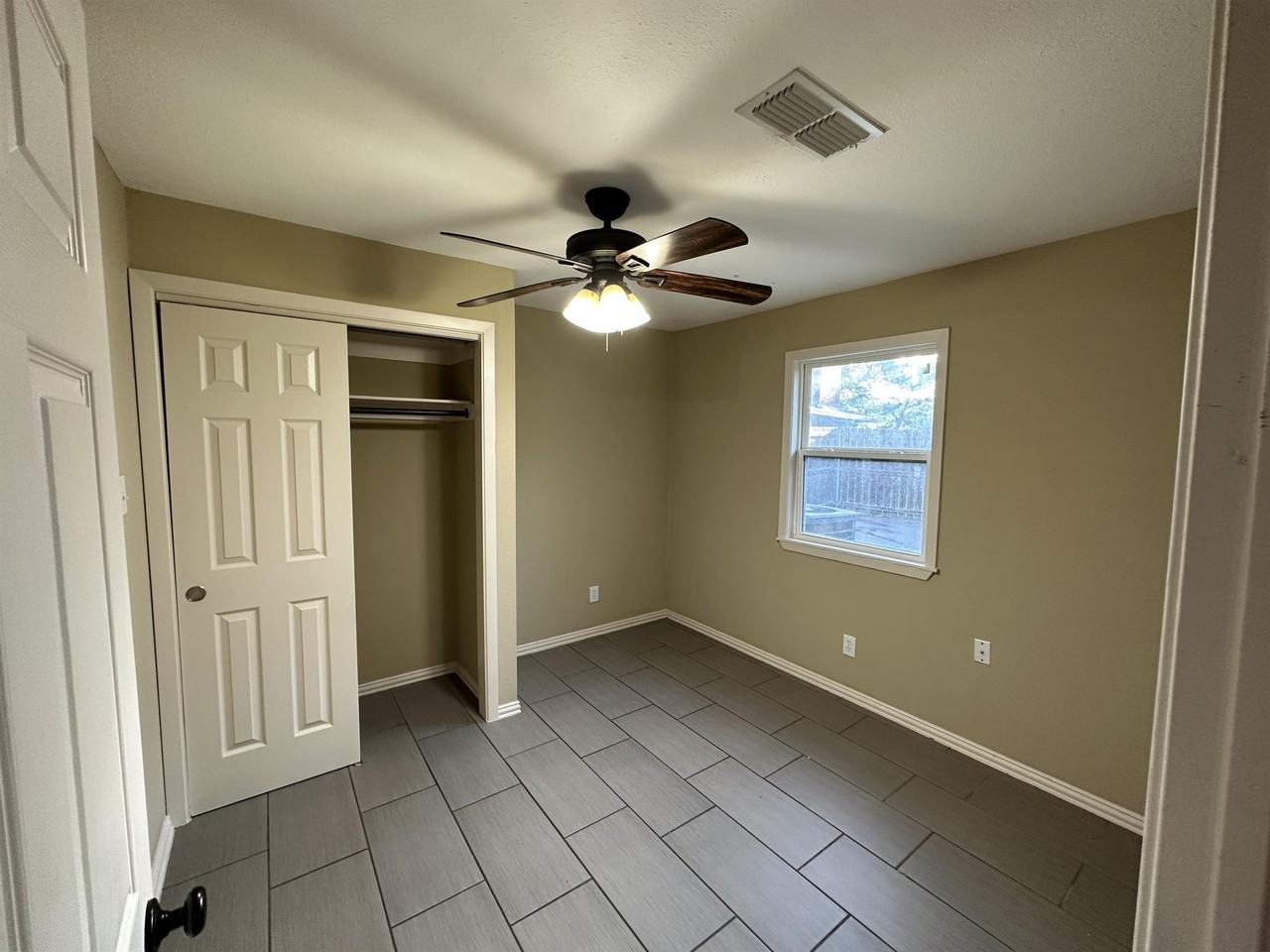 1926 Laurelwood Dr #B - Photo 7 of 15