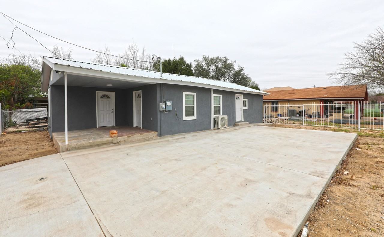 2004 Garza St - Photo 2 of 11