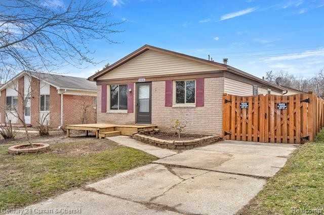 20136 Westpoint Ave - Photo 2 of 26
