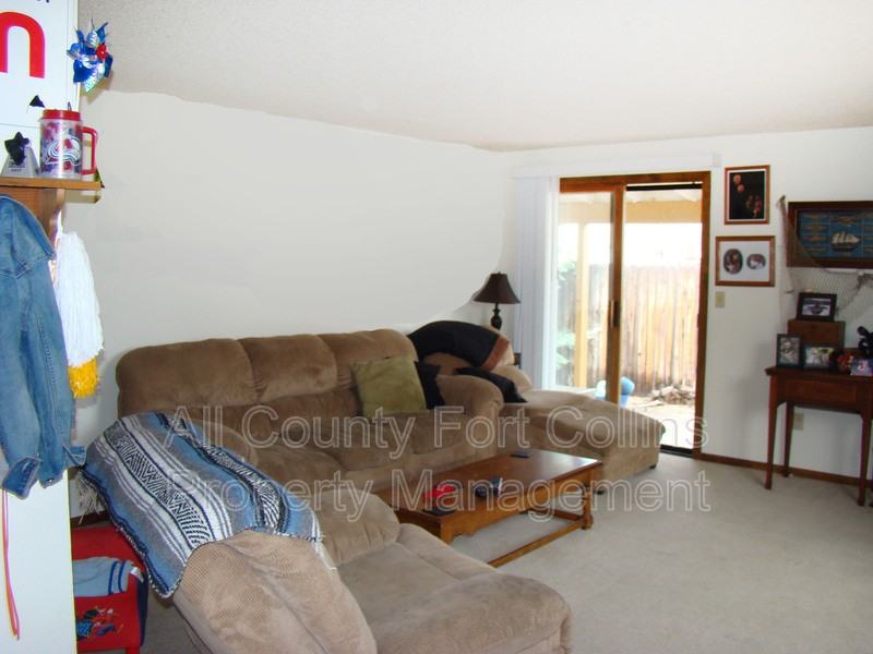 409 Terri Dr - Photo 3 of 13