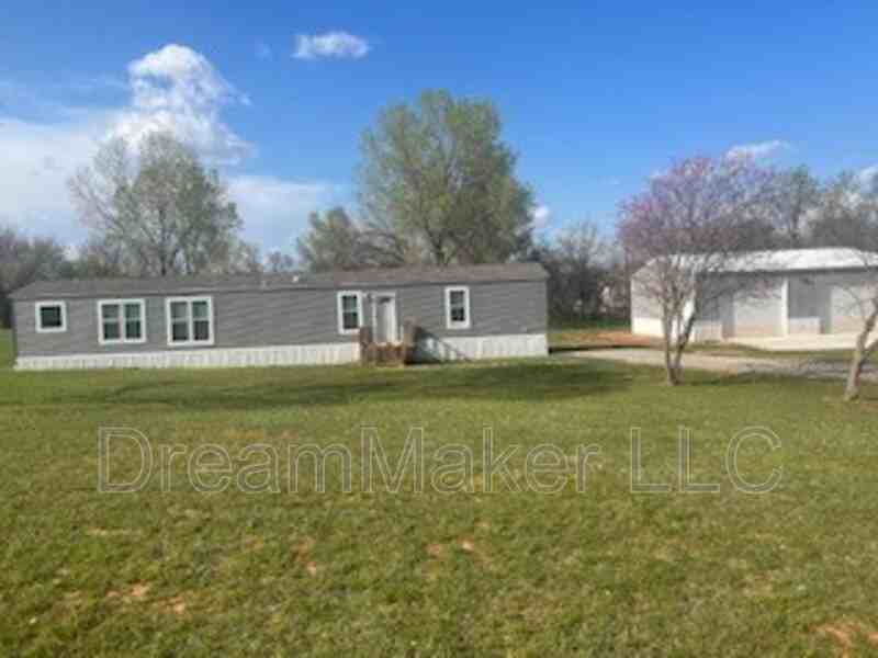 17455 290th St - Photo 2 of 3