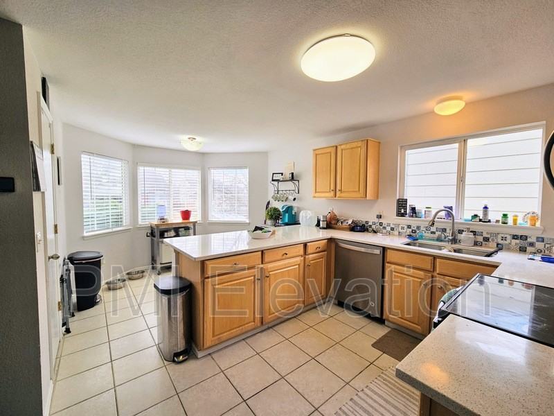 5326 S Ukraine St - Photo 2 of 26