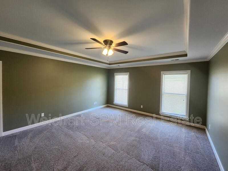 537 Tipton Lake Cir W - Photo 2 of 10