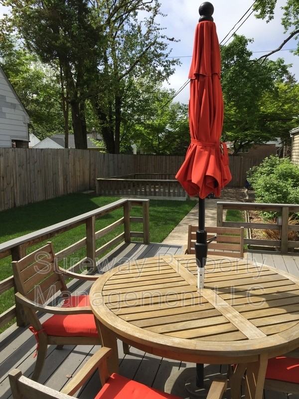 1410 Lawrence Rd - Photo 2 of 13