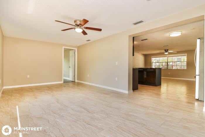 10826 Leeds Rd - Photo 3 of 16