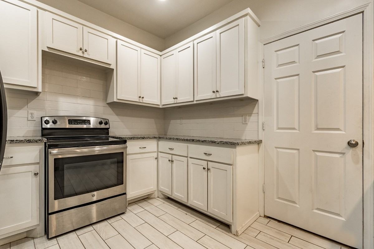 1704 Northwest 33rd Street #1 - Photo 5 of 12