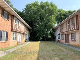 featured image of 1713 Roanoke Ave SWApartment 3 #3