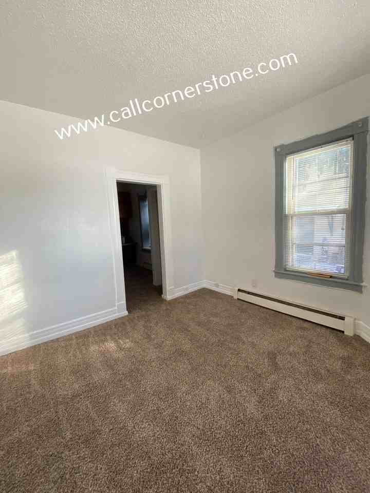 326 E Saint Vrain St #1 - Photo 5 of 13