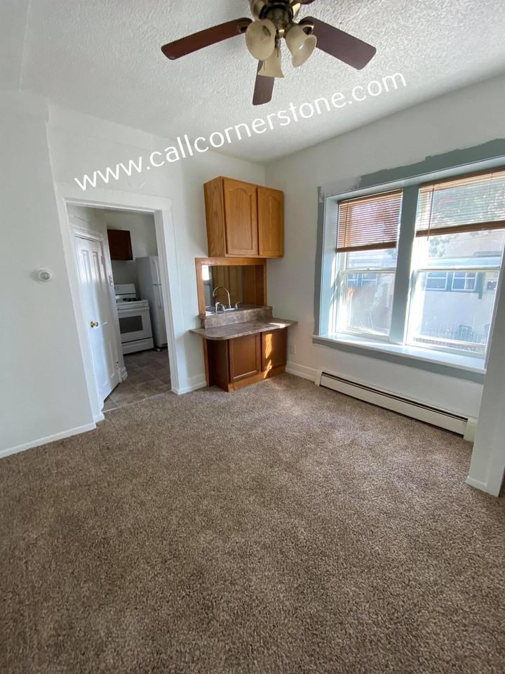 326 E Saint Vrain St #1 - Photo 5 of 18