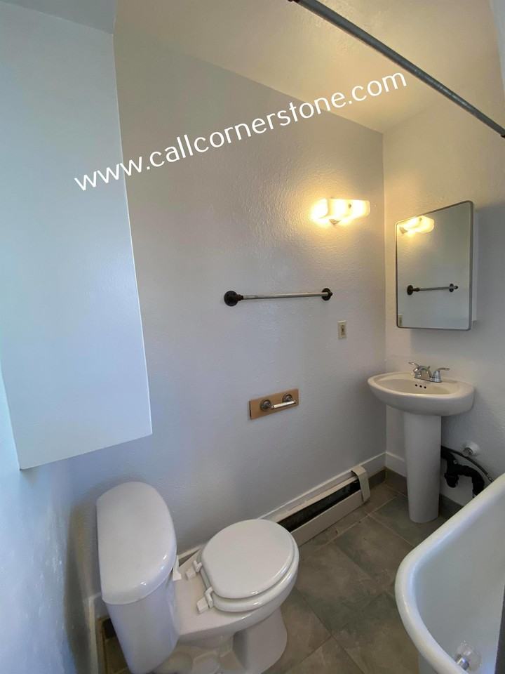326 E Saint Vrain St #1 - Photo 6 of 18