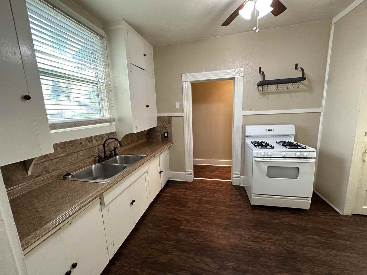 132 Woodland St #1 - Photo 5 of 18