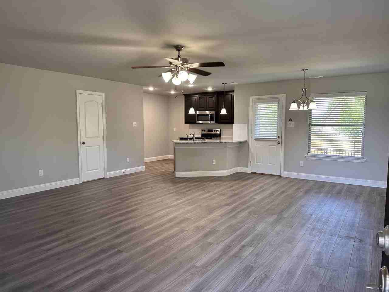 Jade Dr 6801 - 1 #1 - Photo 3 of 24