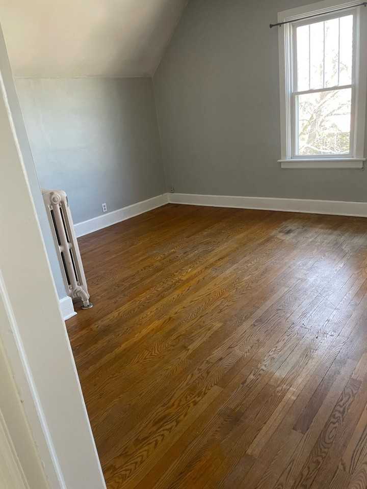 1015 Madison St - Photo 5 of 10