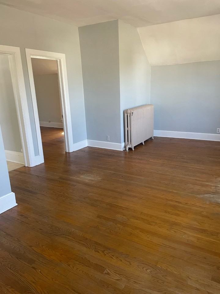1015 Madison St - Photo 6 of 10