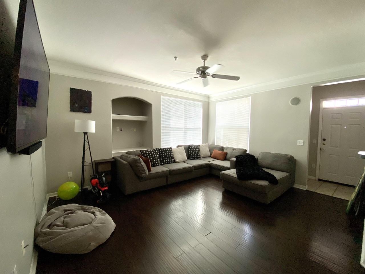 3432 Westchester Square Blvd #104 - Photo 4 of 12