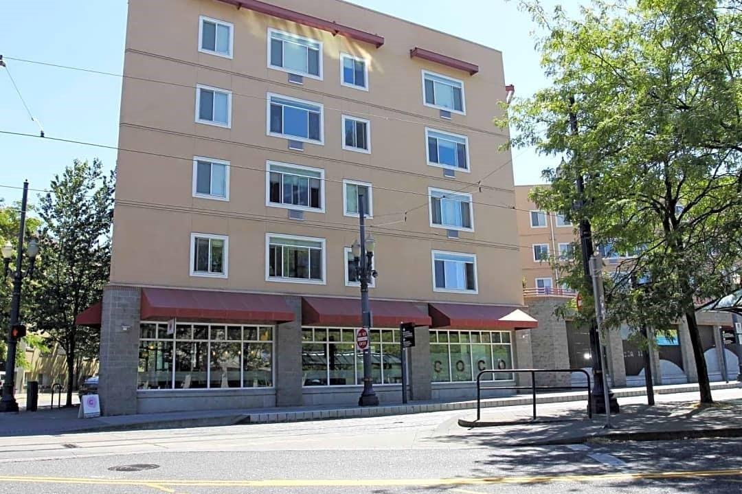 737 Southwest 17th Avenue