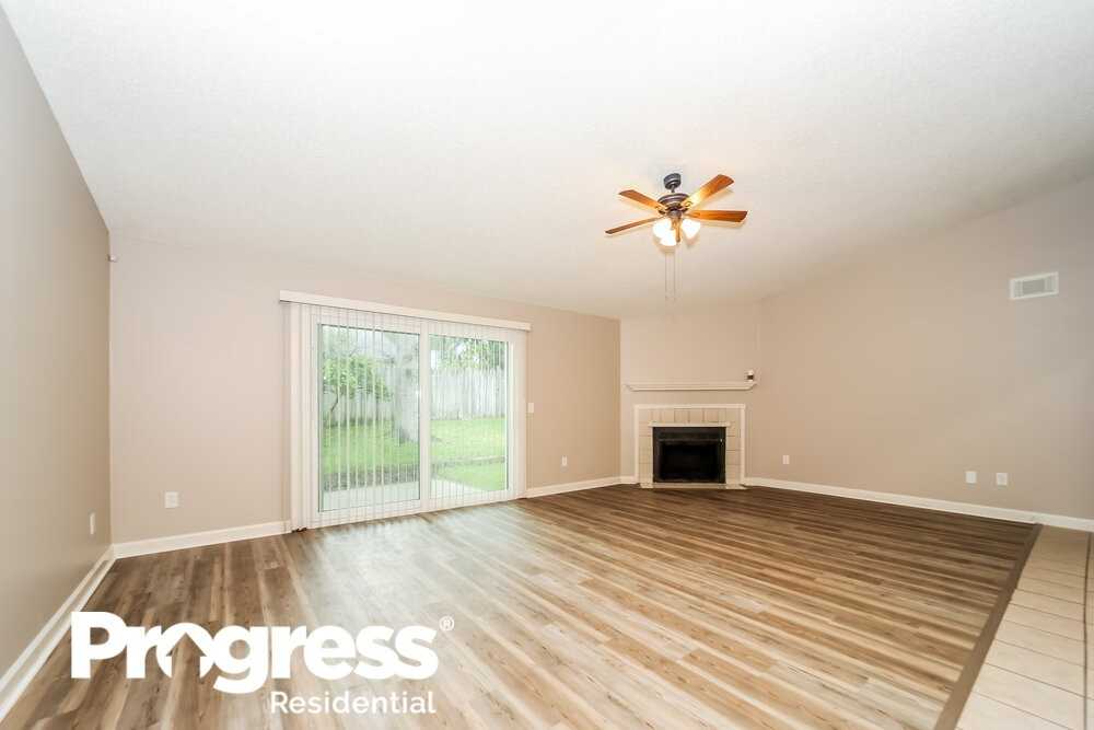 1475 Classic Oak Rd W - Photo 3 of 16