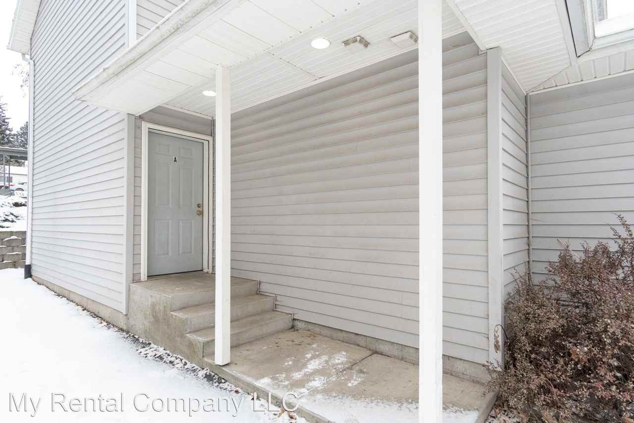 1020 NE D St - Photo 2 of 18