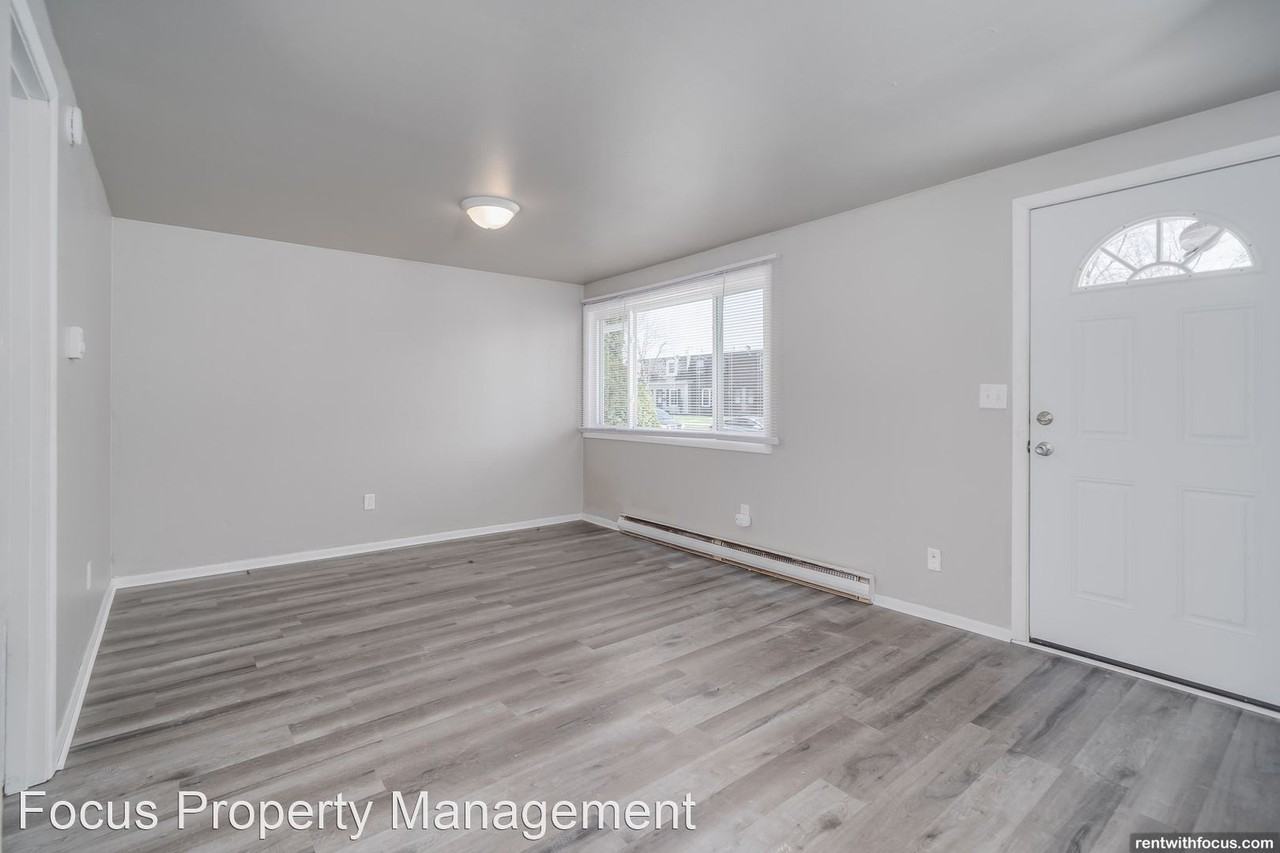 1031 Hunt Ave - Photo 2 of 11