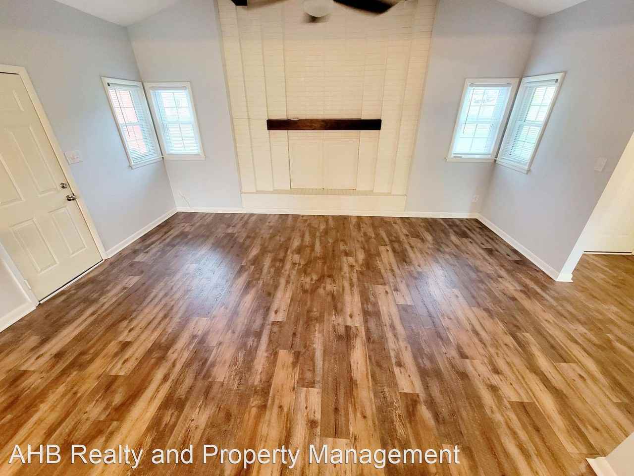 2404 Blanche Dr - Photo 3 of 14