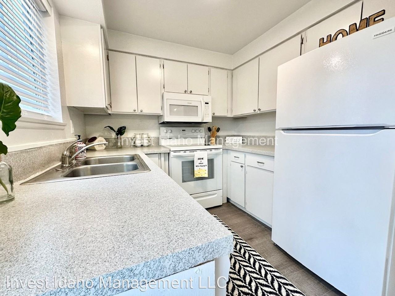 5454 W Grover St - Photo 2 of 2