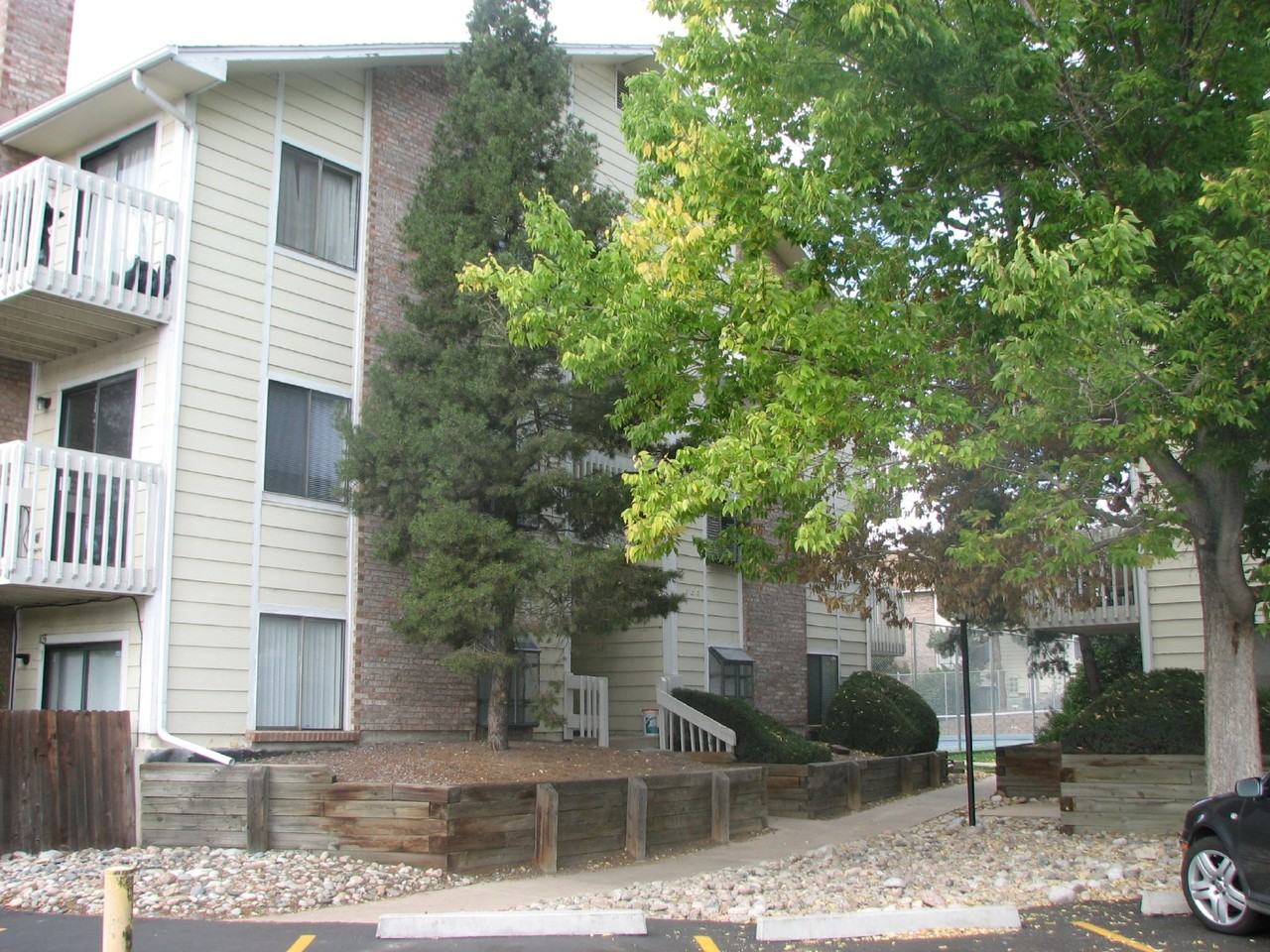 12526 E Cornell Ave - Photo 3 of 13