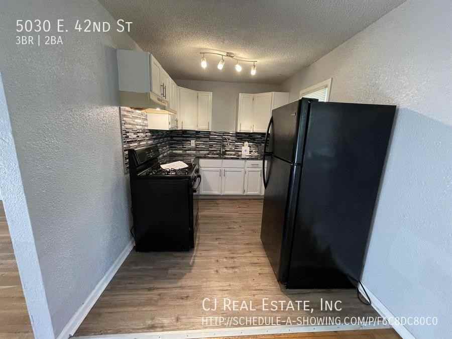 5030 E 42nd St - Photo 3 of 10