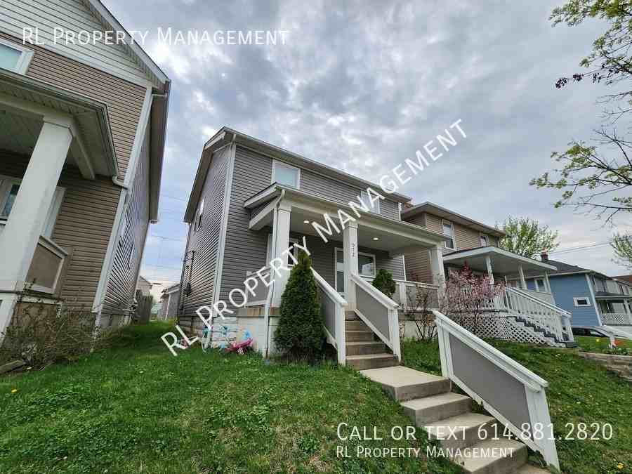 972 Carpenter St - Photo 2 of 37