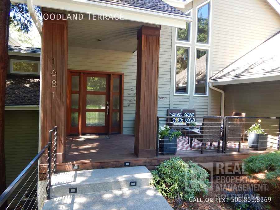 1681 Woodland Ter - Photo 2 of 16