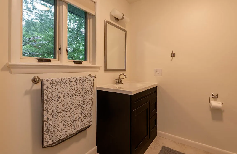 611 S Clifton Ave - Photo 2 of 15