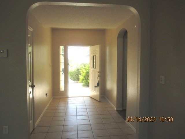 810 Bonnie Ct - Photo 3 of 25