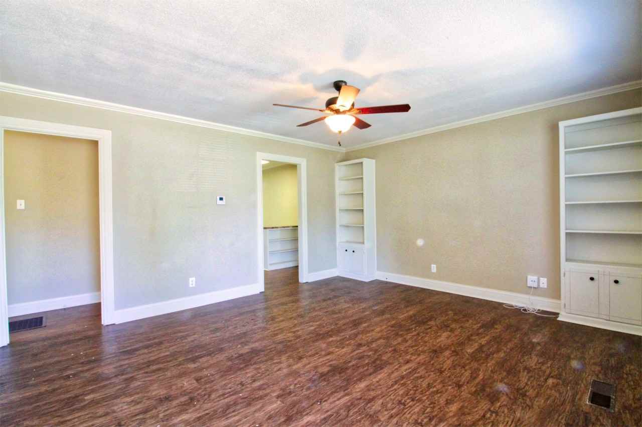 303 N 43rd St #1 - Photo 6 of 24