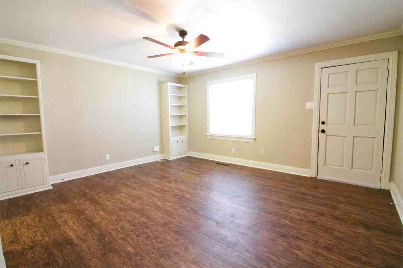 303 N 43rd St #1 - Photo 7 of 24