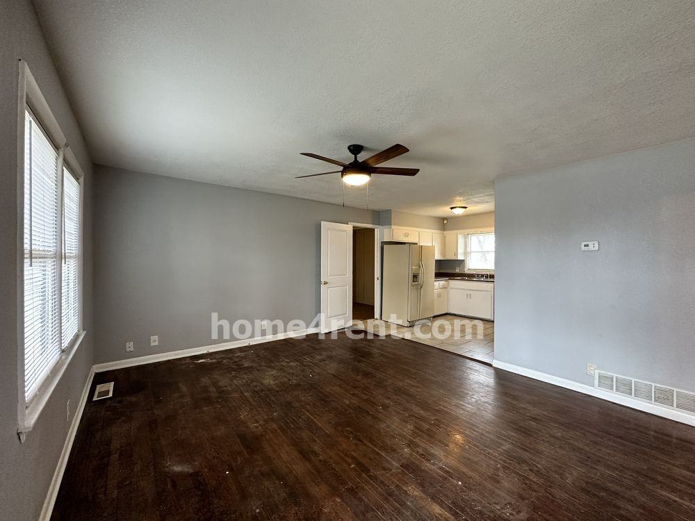 4715 Farrow Ave - Photo 2 of 18