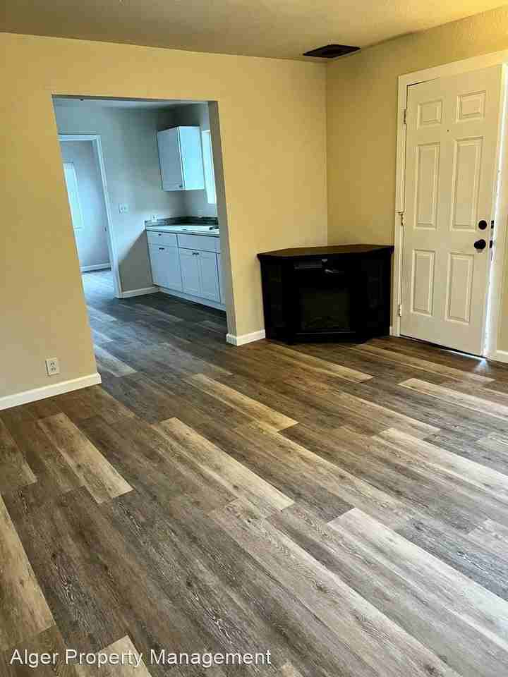 2378/2380 Northlake Way NW - Photo 2 of 14