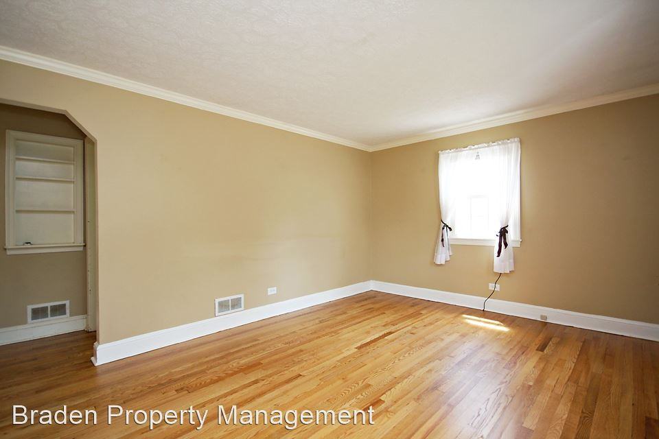 1109 Rayon St - Photo 3 of 18