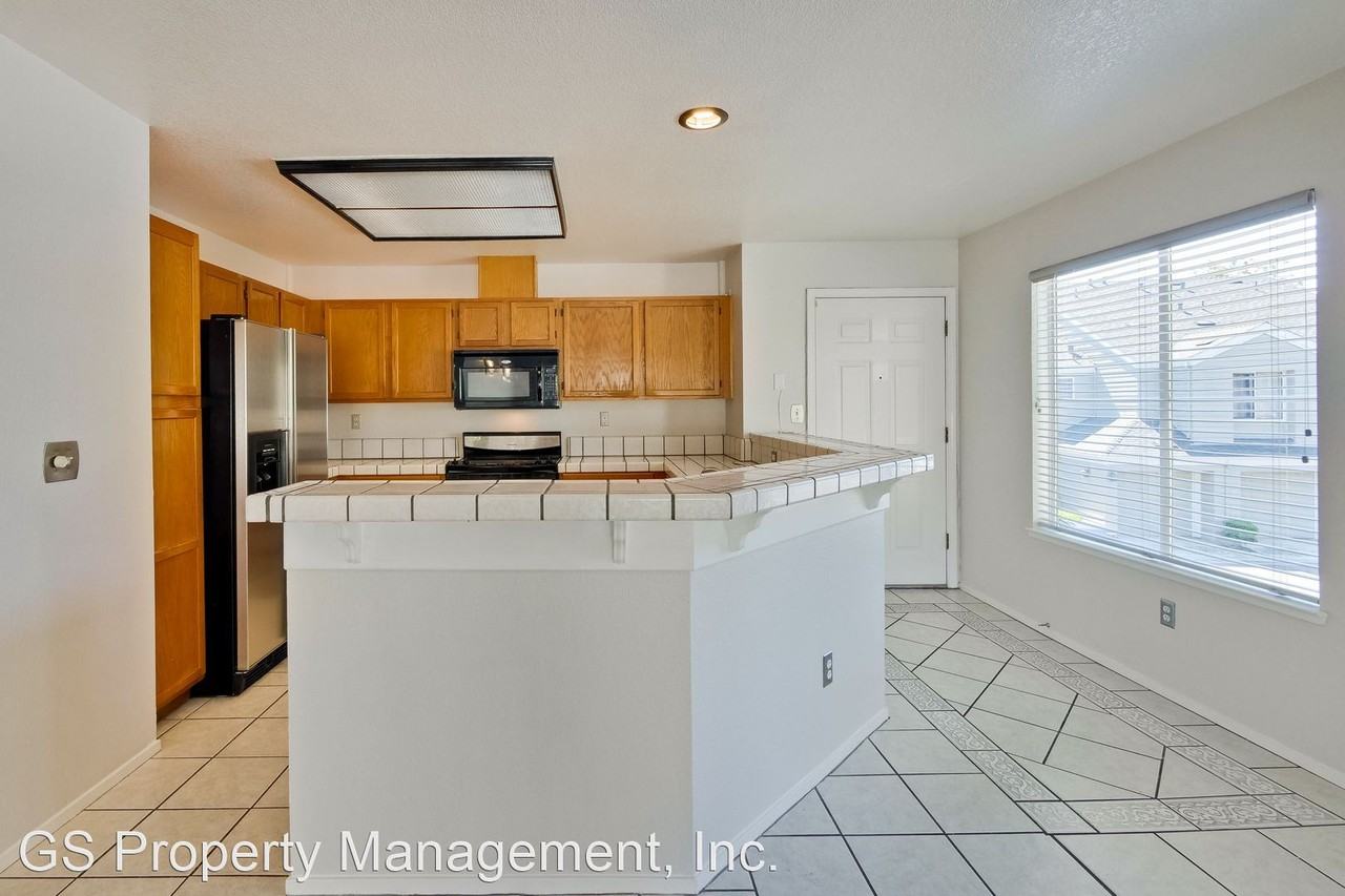 1766 Parkview Green Cir - Photo 2 of 50