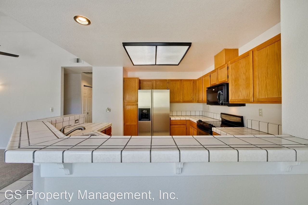 1766 Parkview Green Cir - Photo 3 of 50