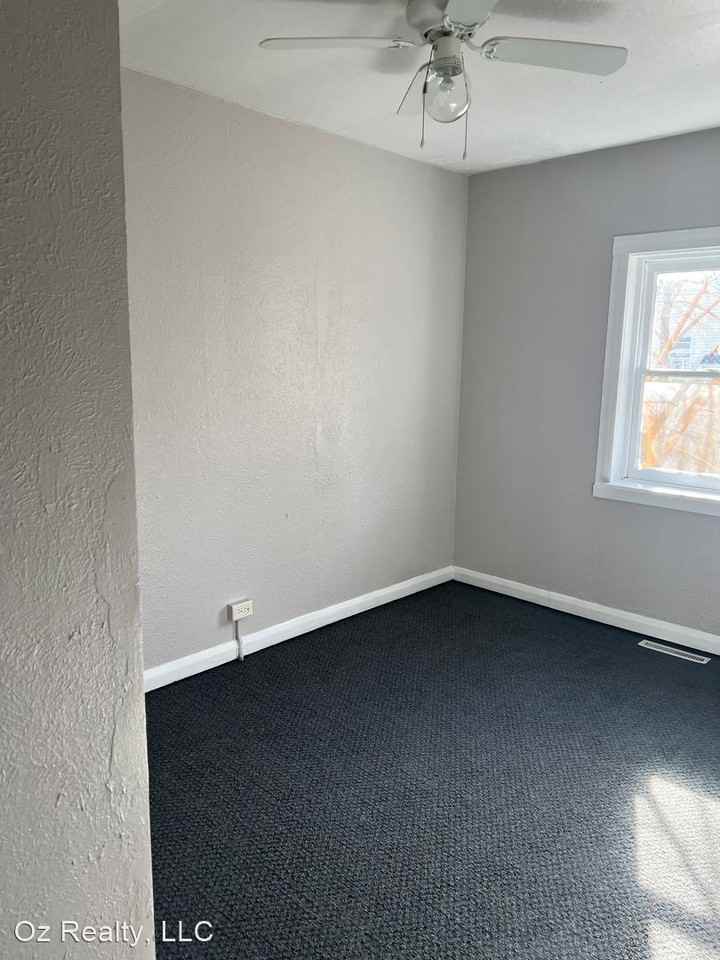 1913 Newport Ave - Photo 3 of 8