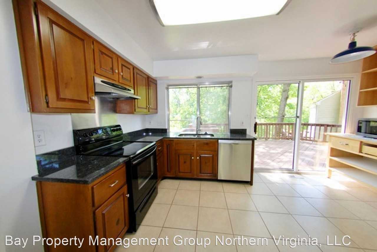 718 Upham Pl Nw - Photo 3 of 18